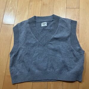 Aritzia Sunday Best Charcoal Sleeveless Crop Top